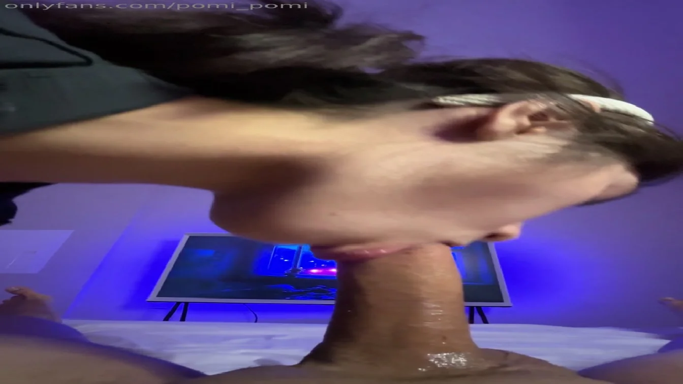 OnlyFans PomiPomi Asian Teen With No Gag Reflex XXX